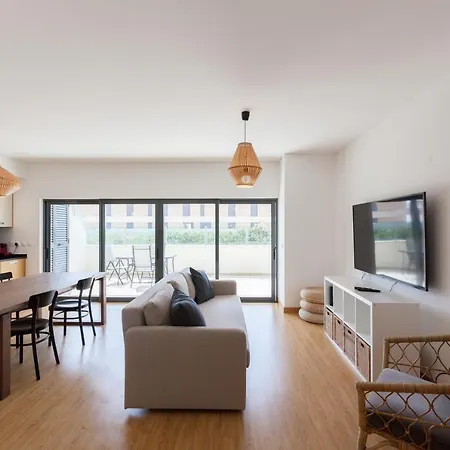 Апартаменты Flh Wooden Flat With Terrace Эрисейра