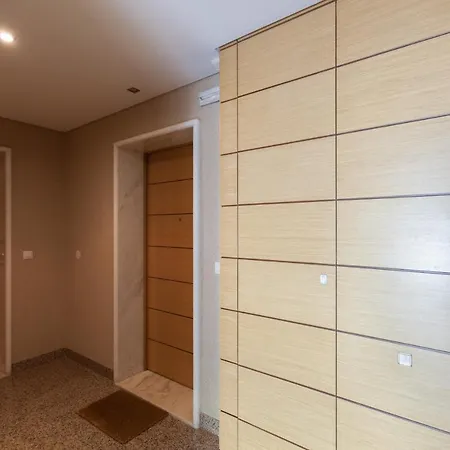 Flh Wooden Flat With Terrace Апартаменты